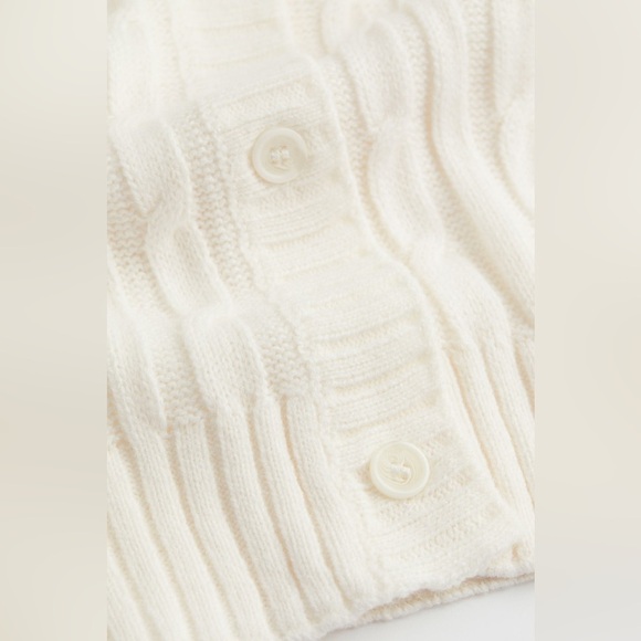 Women’s H&M DIVIDED cream Cable-knit Cardigan size small - Picture 4 of 14
